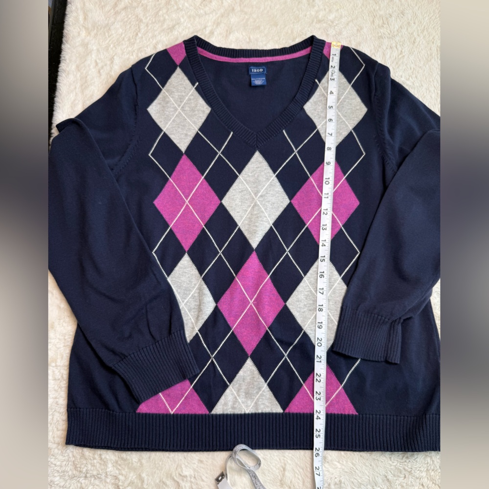 IZOD size XXL navy blue v-neck argle sweater with pink & gray diamond patterns - Picture 6 of 6